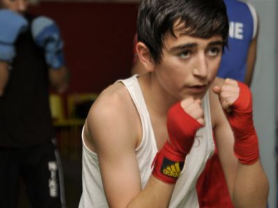 Yaşayan Kadınlar / Hülya Avdan - Madam