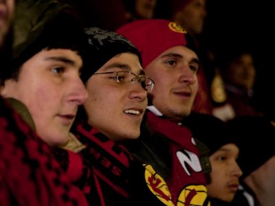 Yaşayan Kadınlar / Hülya Avdan - Madam 