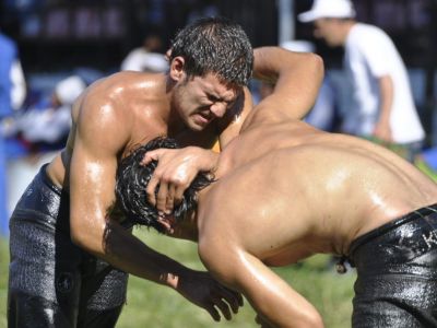 Yaşayan Kadınlar / Şükran Tunç - Madam 