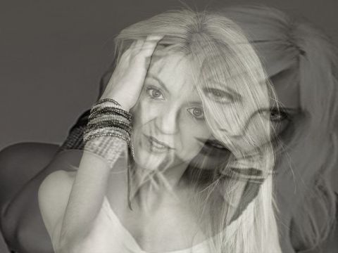 Yaşayan Kadınlar / Solmaz Mercan - Bellek