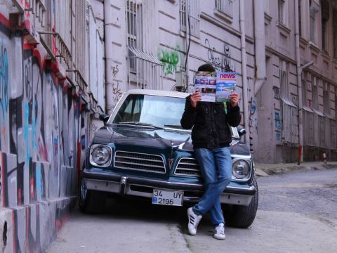 Yaşayan Kadınlar / Solmaz Mercan - Madam 