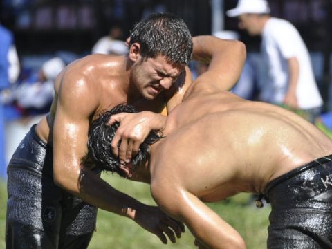 Yaşayan Kadınlar / Şükran Tunç - Madam 